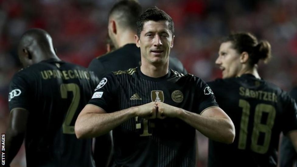 Robert Lewandowski: Weeraryahanka Bayern ayaa sanadkii labaad oo xiriir ah ku guuleystay abaalmarinta xiddiga sannadka ee Fifa Men’s Player of the Year