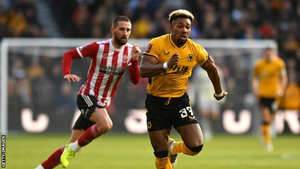 Adama Traore: Barcelona ayaa wadahadalo kula jirta saxiixa garabka Wolves, taasoo soo afjartay rajadii heshiiska Tottenham