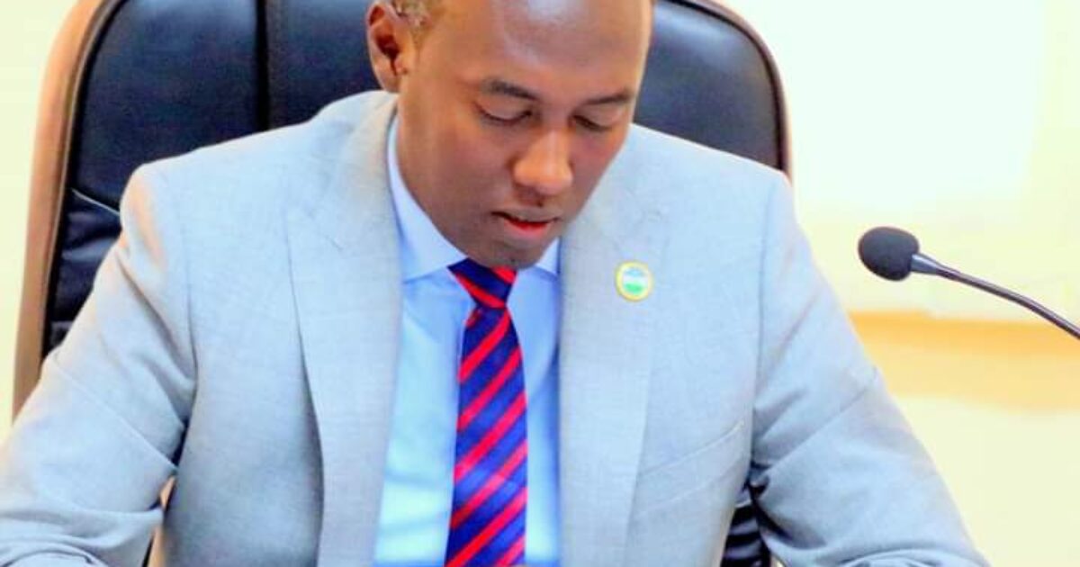 Guddoomiyihii gudiga KMG ah ee doorashooyinka Puntland oo is-casilay