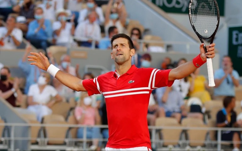 Go’aanka uu kaga qaybgalay Tartanka  Australian Open Ciyaartooyga  tennis-ka dheer ee Novak Djokovic oo ka soo horjeeda qaadashada talaalka Covid  waxay dhalisay qaylo dhaan dhanka warbaahinta bulshada