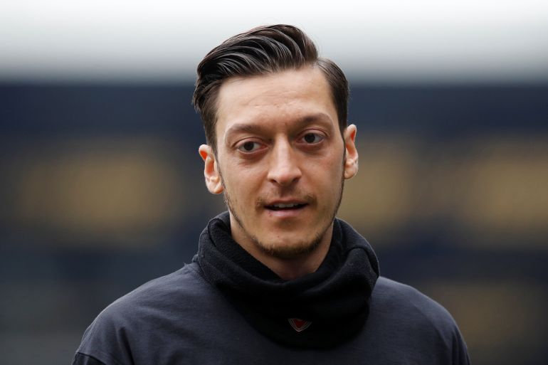 Ciyaaryahankii hore ee Jarmalka iyo Arsenal Mesut Ozil ayaa ku dhawaaqay inuu ka fariistay ciyaaraha