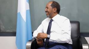 Somalia Madaxdii hore ayaa ku sii qulqulaya Muqdisho Iyadoo Madaxweyne Xasan Shiikh uu Isugu yeeray shir wadatashi ah