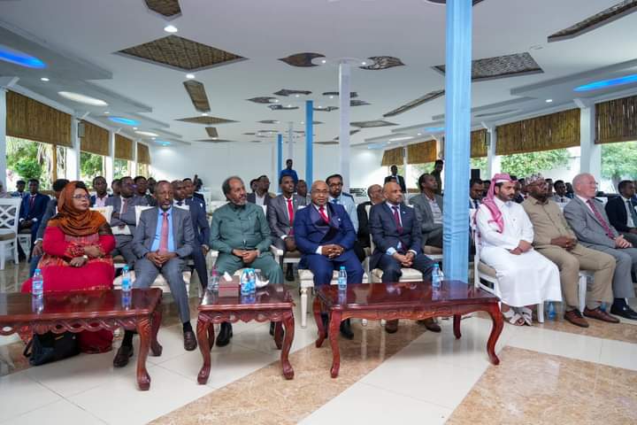 MADAXWEYNE XASAN SHEEKH “WAA IN AAN GALNAA KACDOON WAXBARASHO OO SARE LOOGU QAADAYO AQOONTA DADKEENNA EE CULUUMTA BADAHA”