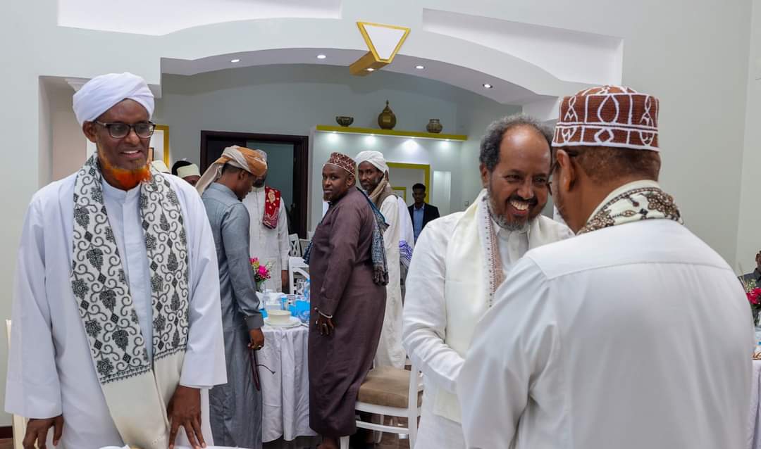 MADAXWEYNE XASAN SHEEKH OO KULAN WADATASHI AH LA QAATAY CULIMADA SOOMAALIYEED