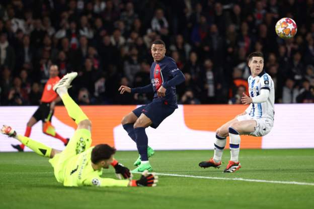 Dheeho Cusbooneysiinta Wararka Champions League: PSG ayaa hogaanka u qabatay Real Sociedad, iyadoo 10-ciyaaryahan oo Bayern ah ay daba socdaan Lazio