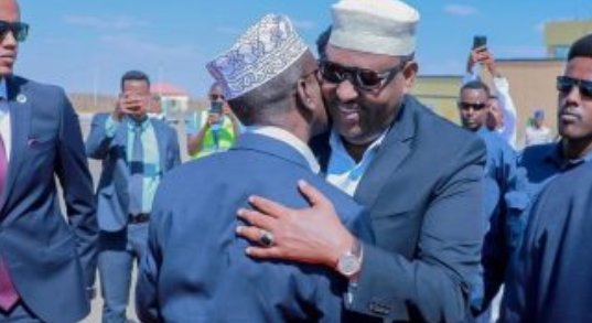 Deni Oo Sheekh Shariif Kusoo Dhaweeyay Magaalada Garowe