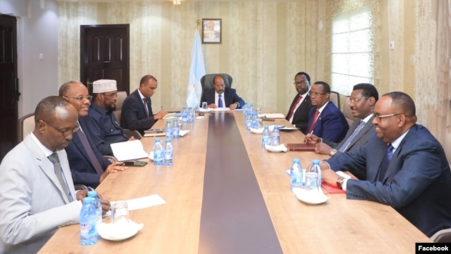 Madaxweyne Xasan oo shir ugu yeeray madax goboleedyada