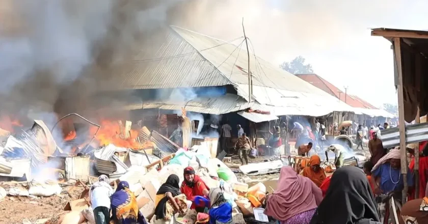 Daawo: Hirshabelle ayaa faahfaahin ka bixisay khasaaraha kadhashay dabka ka kacay Suuqa Jowhar.