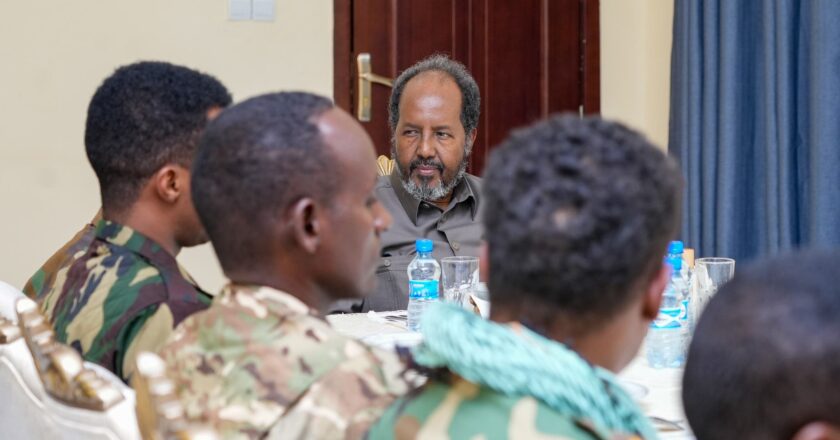 Madaxweyne Xasan Sheekh oo saraakiisha ciidamada isugu yeeray kulan DegDeg ah oo looga hadlay xiisadda Itoobiya