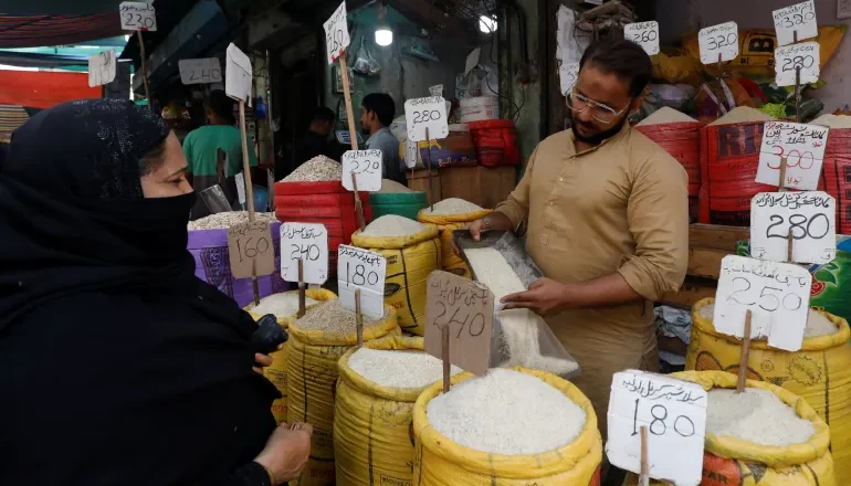 Rice battle heats up as India, Pakistan lift export curbs