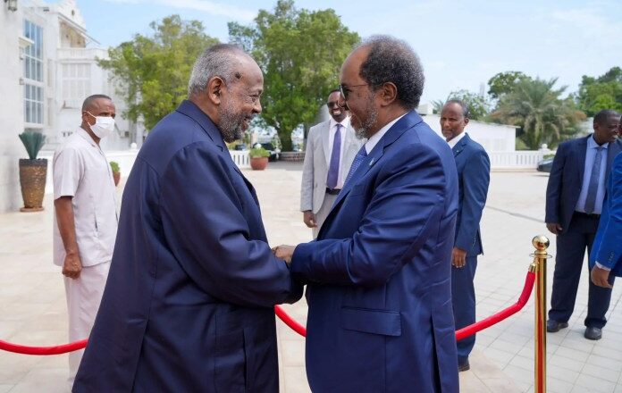 Madaxweyne Xasan oo arrimo xasaasi ah kala hadlay Geelle