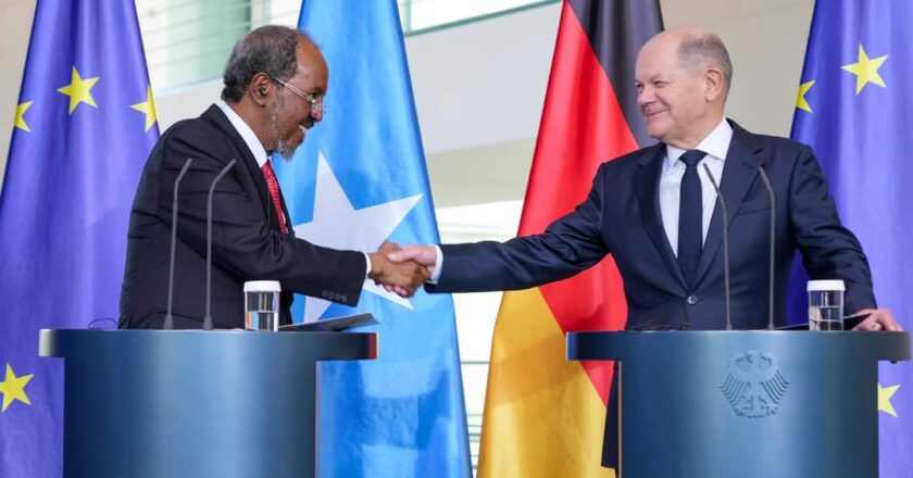 Madaxweyne Xasan Sheekh Iyo Chancellorka Jarmalka Oo Yeeshay Wadahadal