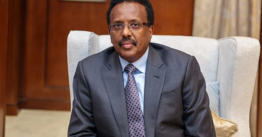 FARMAAJO oo aag culus uga baxay siyaasiyiinta mucaaradka